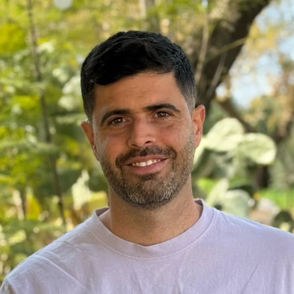 תום — מייסד BizOps